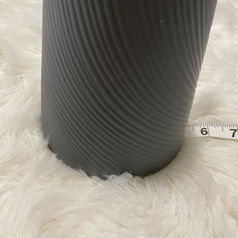 6 inch tall, 5.5 inch opening Gray ceramic planter pot - Picture 8 of 10